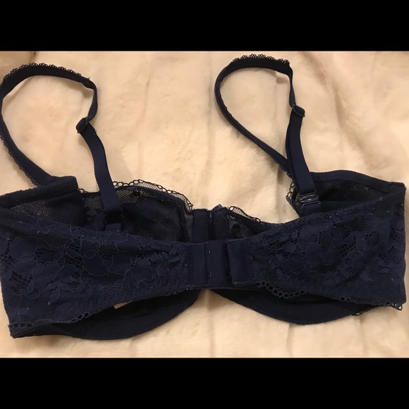 Victoria’s Secret Body by Victoria Unlined Demi - Picture 2 of 3